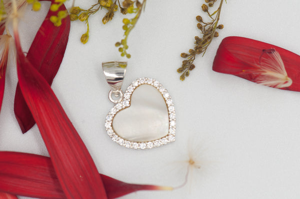COLETTE - HEART PENDANT