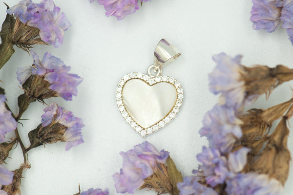 COLETTE - HEART PENDANT