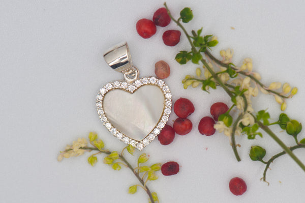 COLETTE - HEART PENDANT