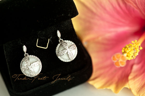 CYNTHIA - DANGLING PEARL EARRING