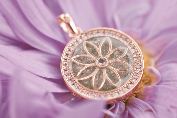 DEJAH - ROUND PENDANT