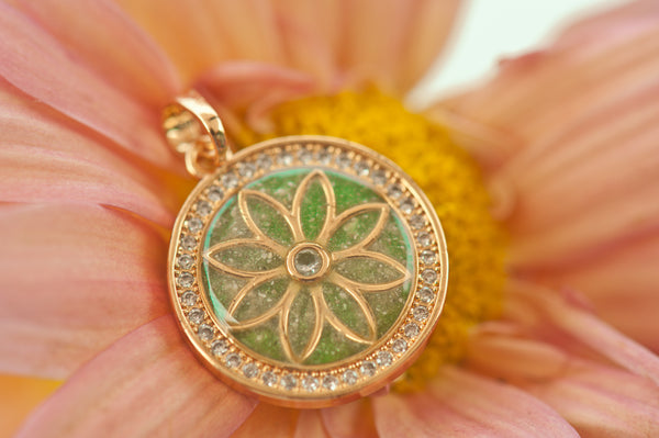 DEJAH - ROUND PENDANT