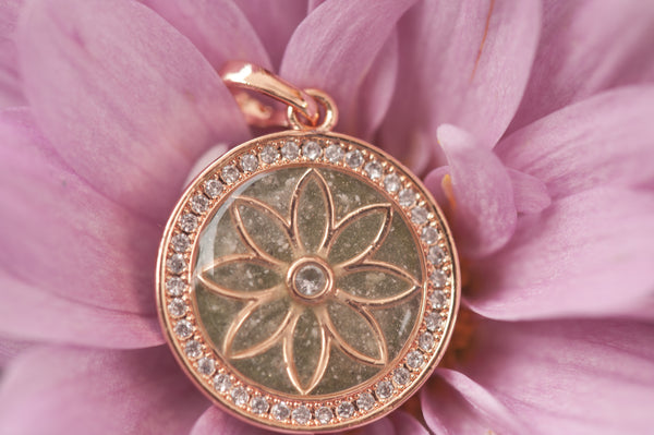 DEJAH - ROUND PENDANT