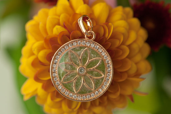 DEJAH - ROUND PENDANT