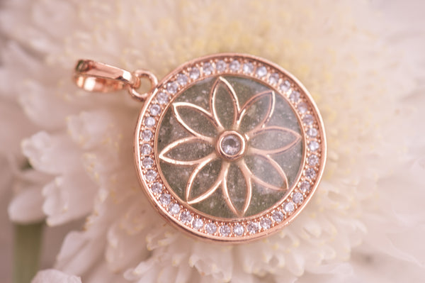 DEJAH - ROUND PENDANT