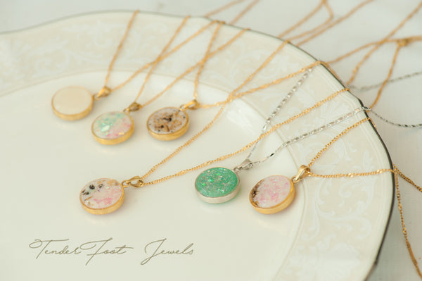 EILEEN - DOUBLE SIDED PENDANT