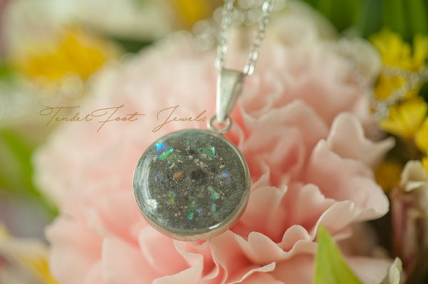 EILEEN - DOUBLE SIDED PENDANT