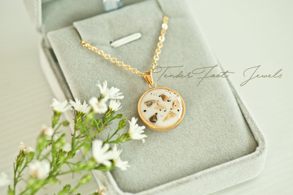 EILEEN - DOUBLE SIDED PENDANT