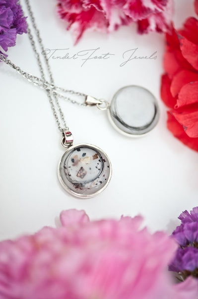 EILEEN - DOUBLE SIDED PENDANT