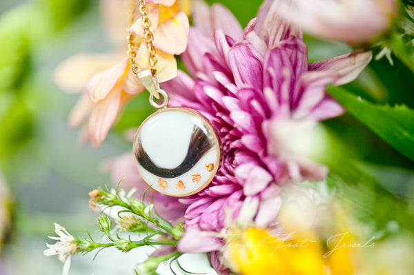 EILEEN - DOUBLE SIDED PENDANT