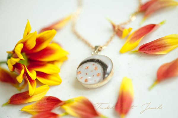 EILEEN - DOUBLE SIDED PENDANT