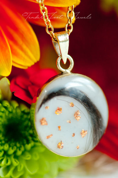 EILEEN - DOUBLE SIDED PENDANT