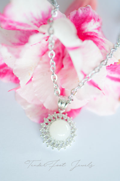 ELIZABETH - CORONATION PEARL PENDANT