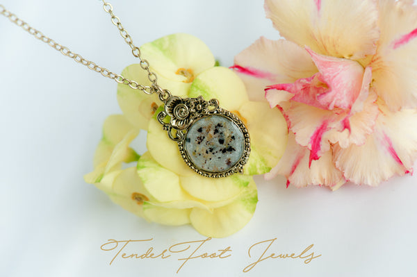 ESTHER - CLASSIC PENDANT