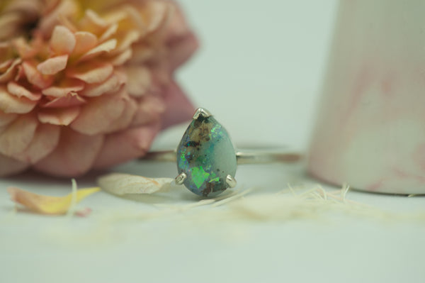 FLORI - TEAR DROP RING