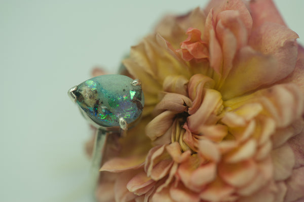 FLORI - TEAR DROP RING