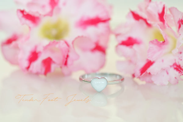 HEATHER - DAINTY HEART RING