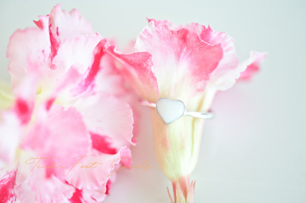 HEATHER - DAINTY HEART RING