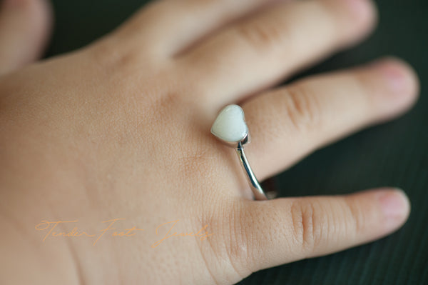 HEATHER - DAINTY HEART RING
