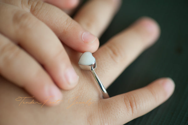 HEATHER - DAINTY HEART RING
