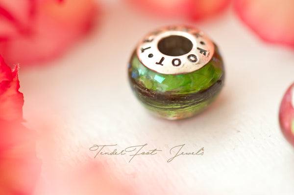 HELEN - PETITE CHARM BEAD