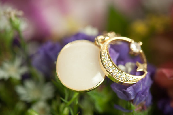 HERMINA - MOON DROP PENDANT