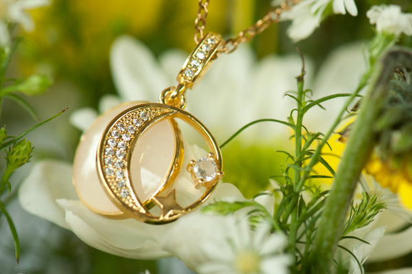 HERMINA - MOON DROP PENDANT