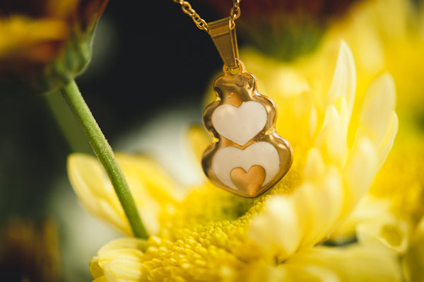 HESSY - TRIPLE HEARTS PENDANT