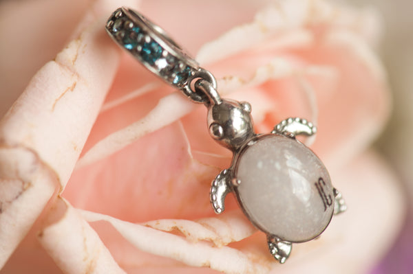 JAN - SEA TURTLE DANGLE CHARM