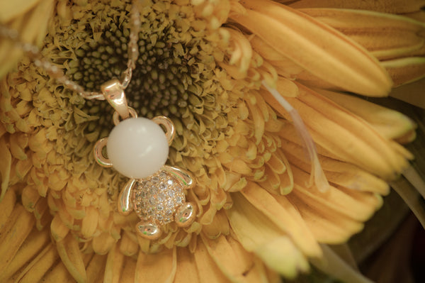 JUDITA - BEAR PEARL PENDANT