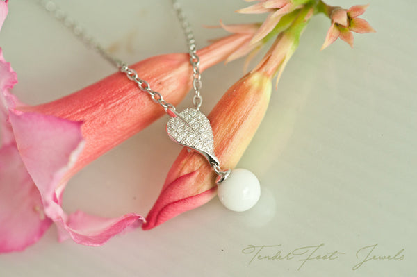 JUDITH - HEART LEAF AND PEARL PENDANT