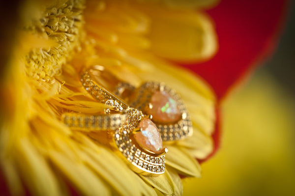 JULES - DANGLING HEART EARRING