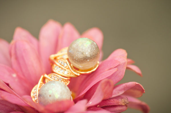 KAMILA - LEAF PEARL EARRING