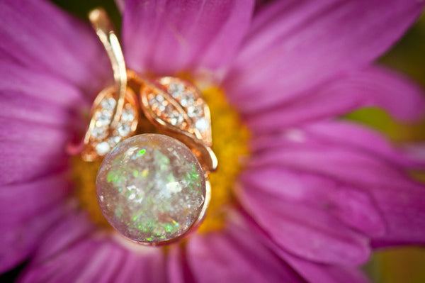 KAMILA - LEAF PEARL PENDANT