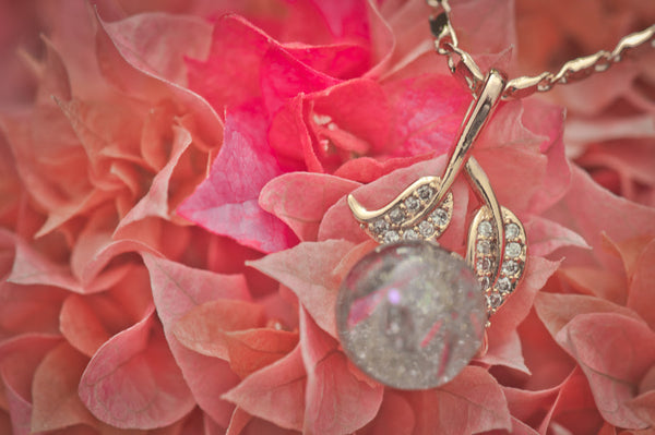 KAMILA - LEAF PEARL PENDANT