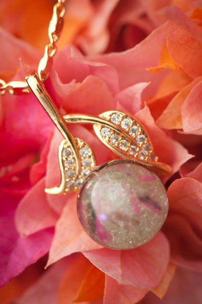 KAMILA - LEAF PEARL PENDANT