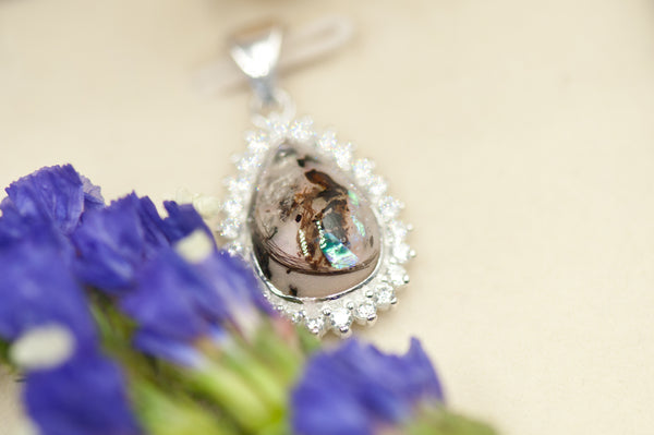 LOU - TEAR DROP PENDANT