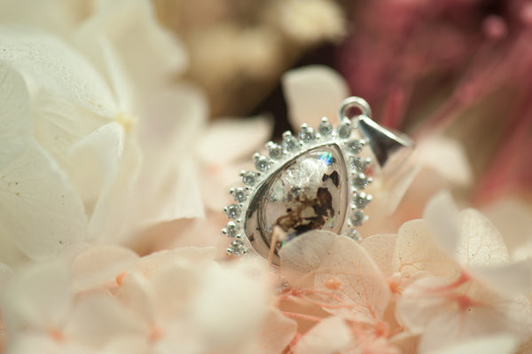 LOU - TEAR DROP PENDANT