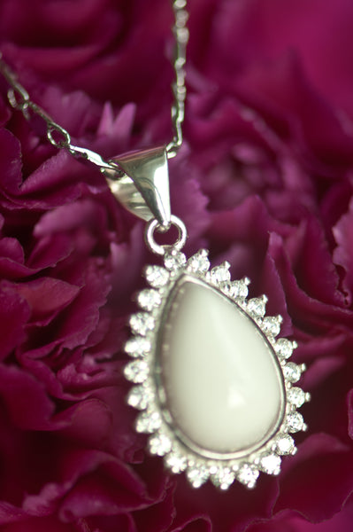 LOU - TEAR DROP PENDANT