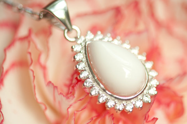 LOU - TEAR DROP PENDANT