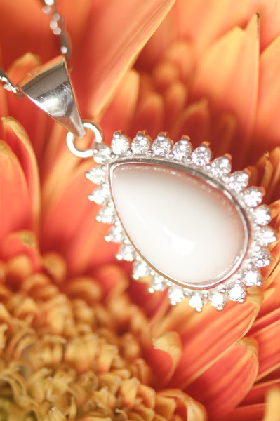 LOU - TEAR DROP PENDANT