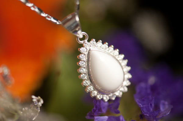 LOU - TEAR DROP PENDANT