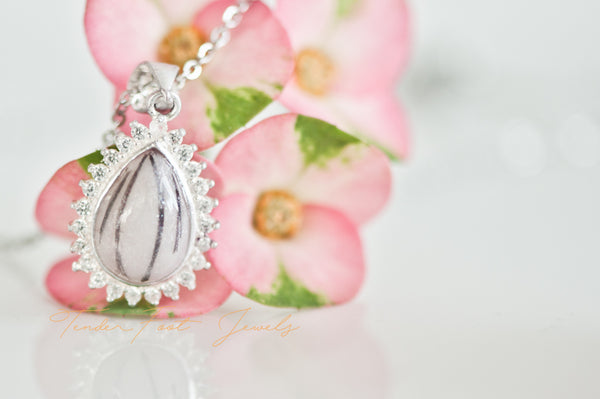 LOU - TEAR DROP PENDANT