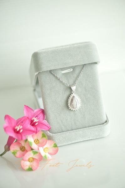 LOU - TEAR DROP PENDANT