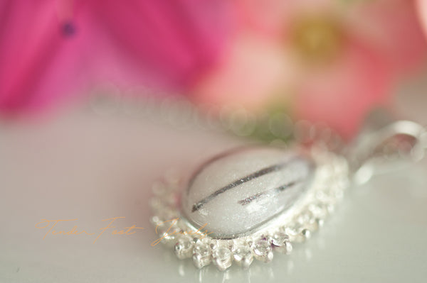 LOU - TEAR DROP PENDANT