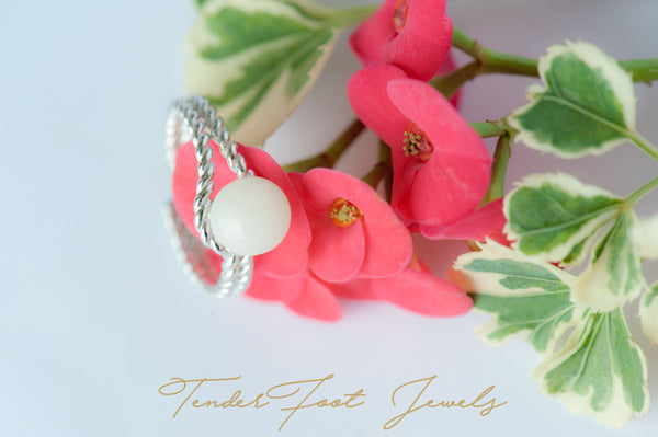 MAI - LOVE KNOT PEARL RING