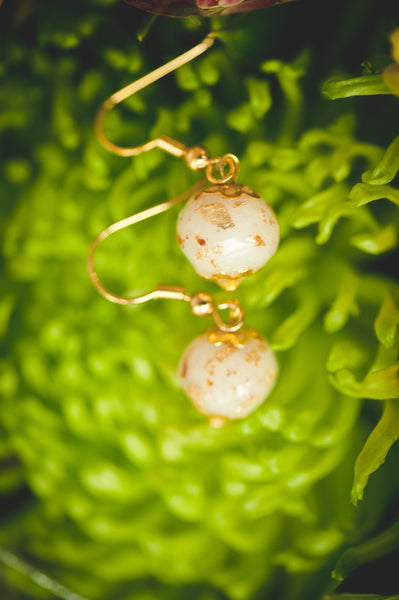 MARITA - DANGLING PEARL EARRING