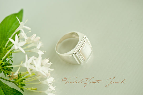 OLIVER - SQUARE RING