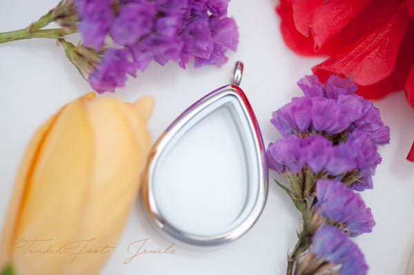 PAMELA - PEAR MEMORY GLASS LOCKET