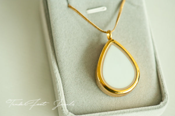 PAMELA - PEAR MEMORY GLASS LOCKET